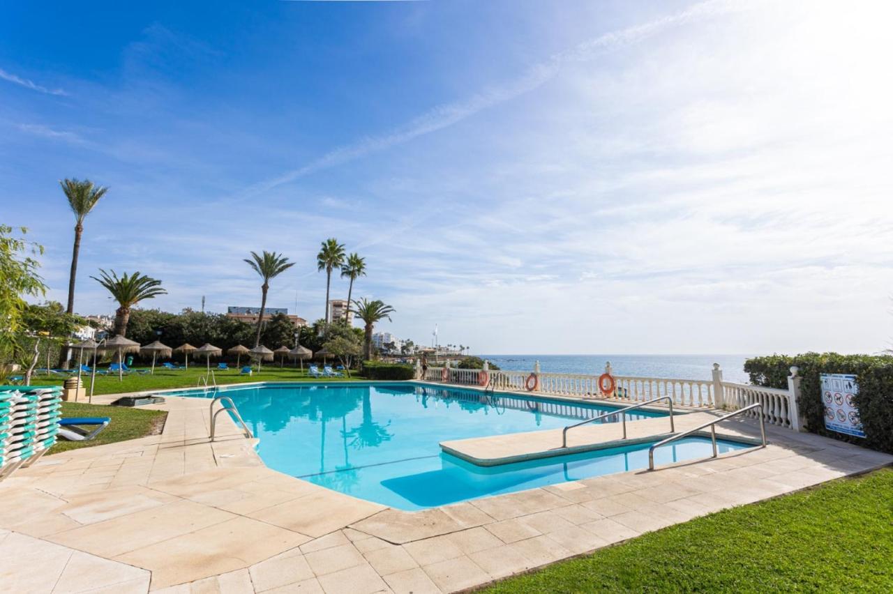 Holidays2Mijas Costa Lubina Del Sol Frontline Beach, Pool, Terrace, Seaview & Parking Sitio de Calahonda Dış mekan fotoğraf